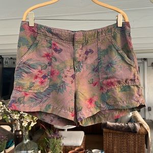 Sanctuary olive green floral linen blend shorts size 29